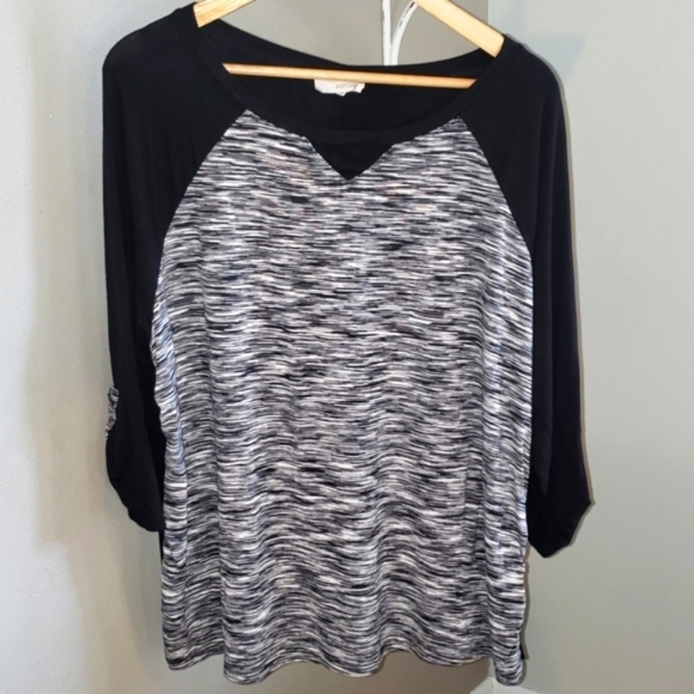 Dept 222 Black White ¾ Sleeve Top 2XL Open Back Detail - Picture 1 of 7